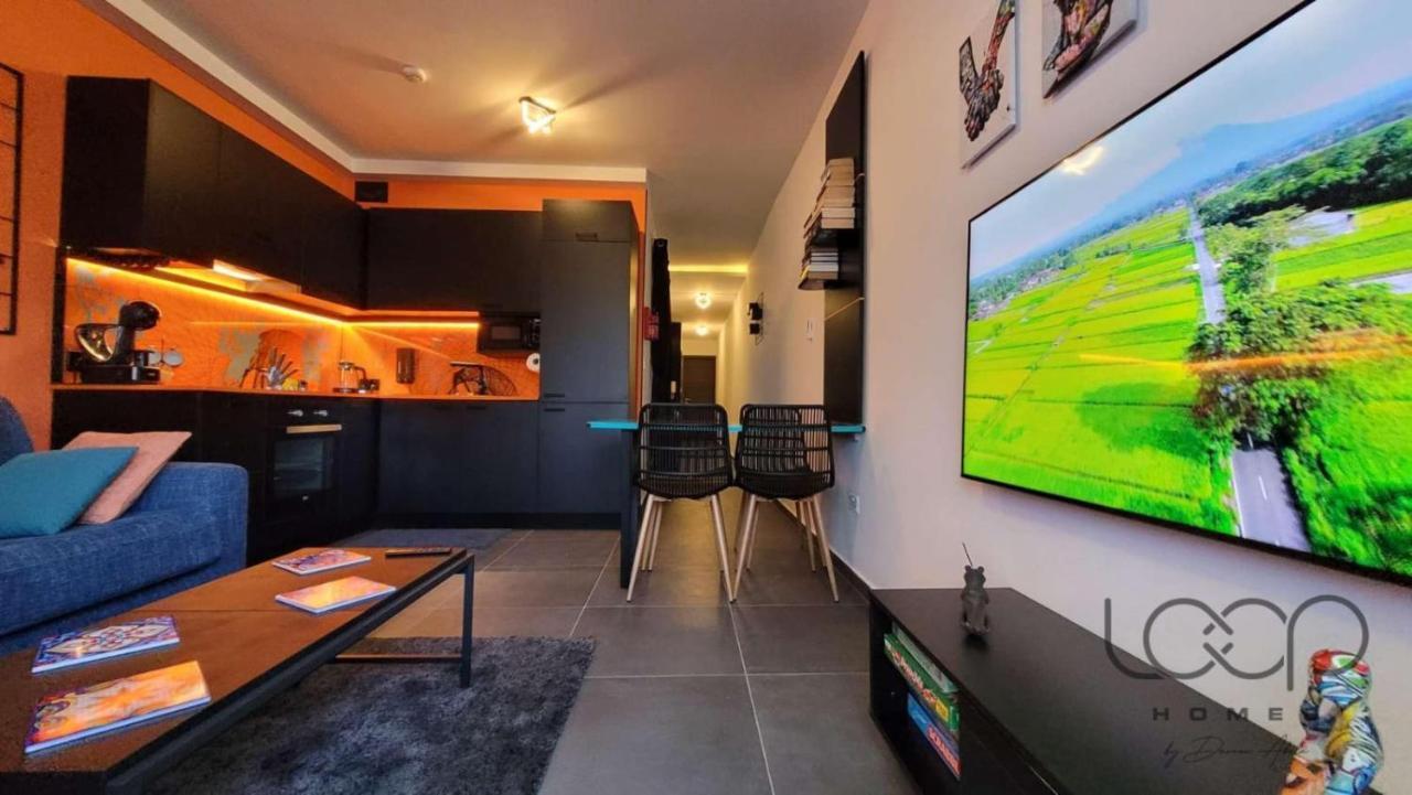 Modern - 50 M From Sea - Free Wi-Fi - Super Cool - Terrace - Fully Air-Conditioned Сент-Полс-Бей Екстер'єр фото