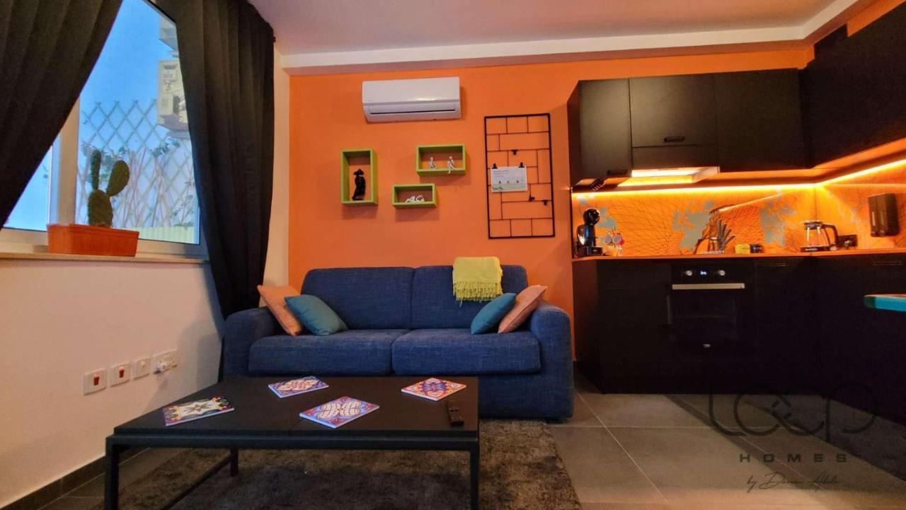 Modern - 50 M From Sea - Free Wi-Fi - Super Cool - Terrace - Fully Air-Conditioned Сент-Полс-Бей Екстер'єр фото