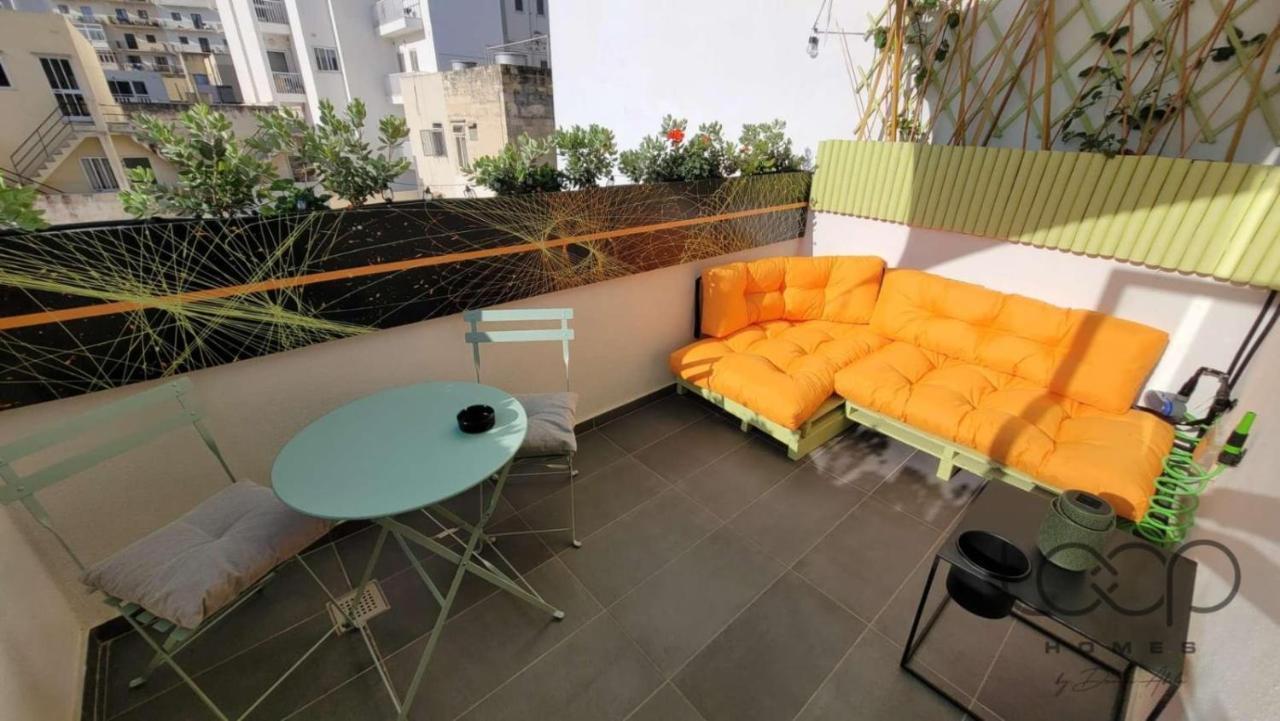 Modern - 50 M From Sea - Free Wi-Fi - Super Cool - Terrace - Fully Air-Conditioned Сент-Полс-Бей Екстер'єр фото