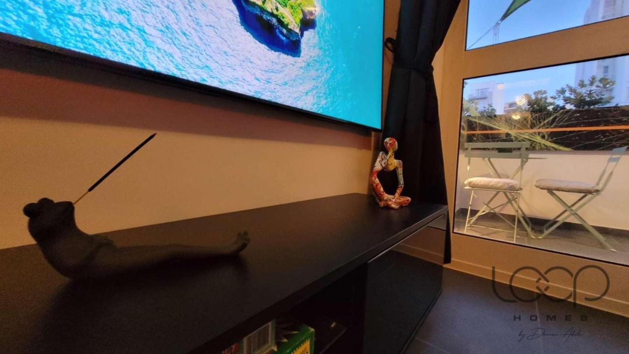 Modern - 50 M From Sea - Free Wi-Fi - Super Cool - Terrace - Fully Air-Conditioned Сент-Полс-Бей Екстер'єр фото