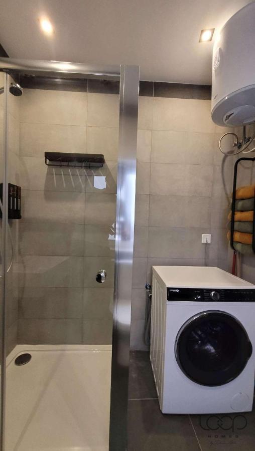 Modern - 50 M From Sea - Free Wi-Fi - Super Cool - Terrace - Fully Air-Conditioned Сент-Полс-Бей Екстер'єр фото